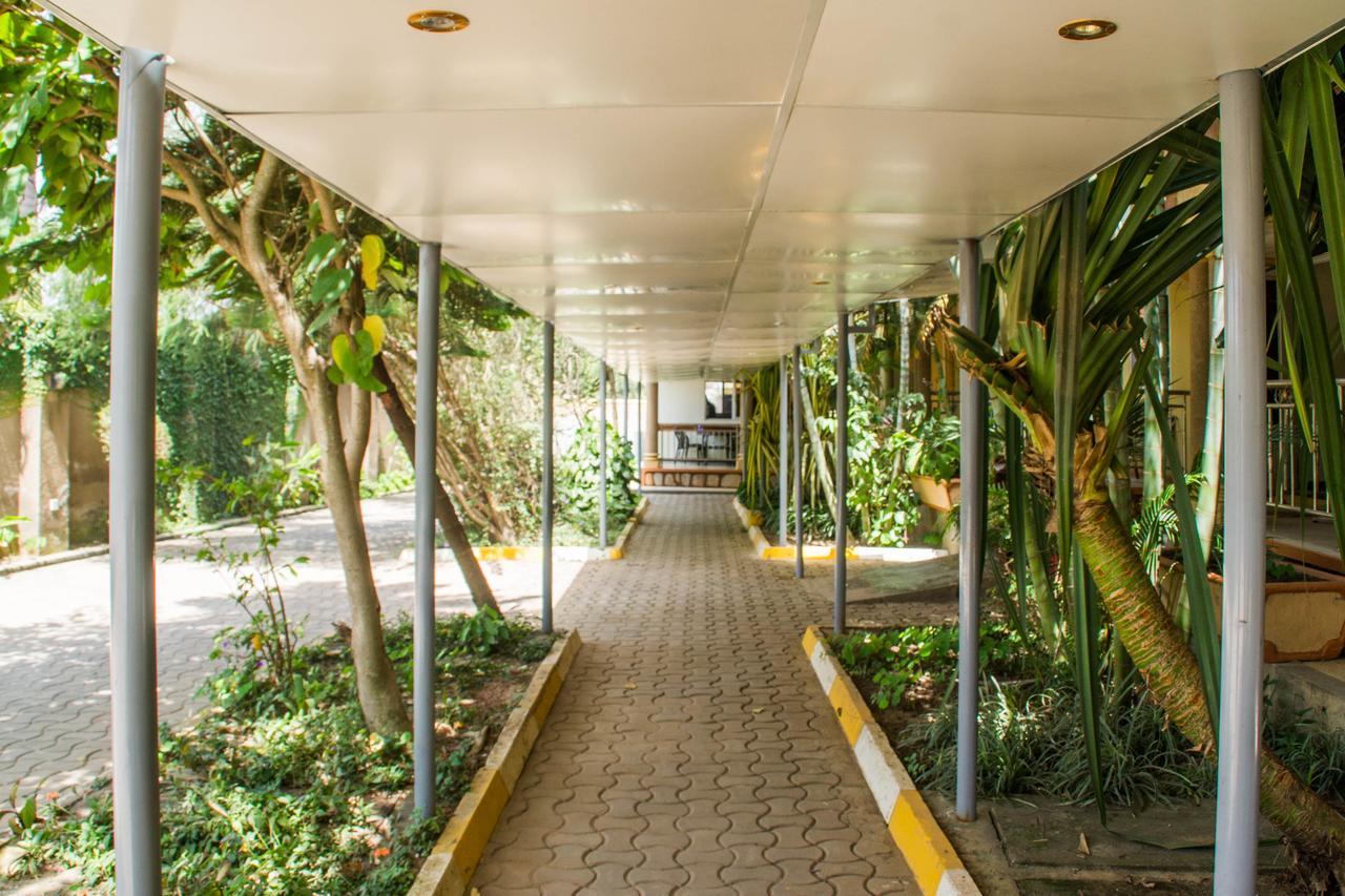 Arua Desert Breeze Hotel المظهر الخارجي الصورة
