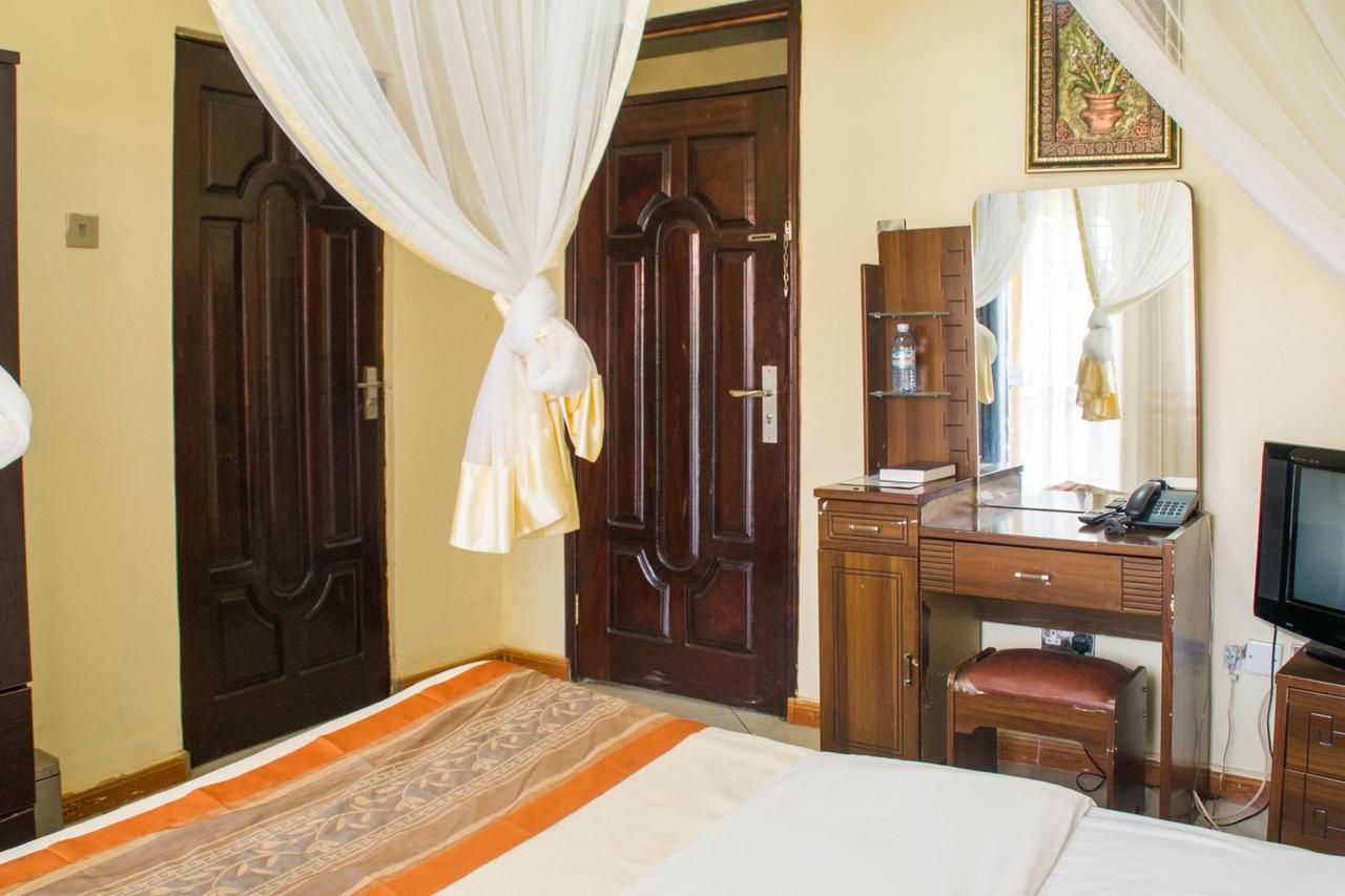 Arua Desert Breeze Hotel المظهر الخارجي الصورة