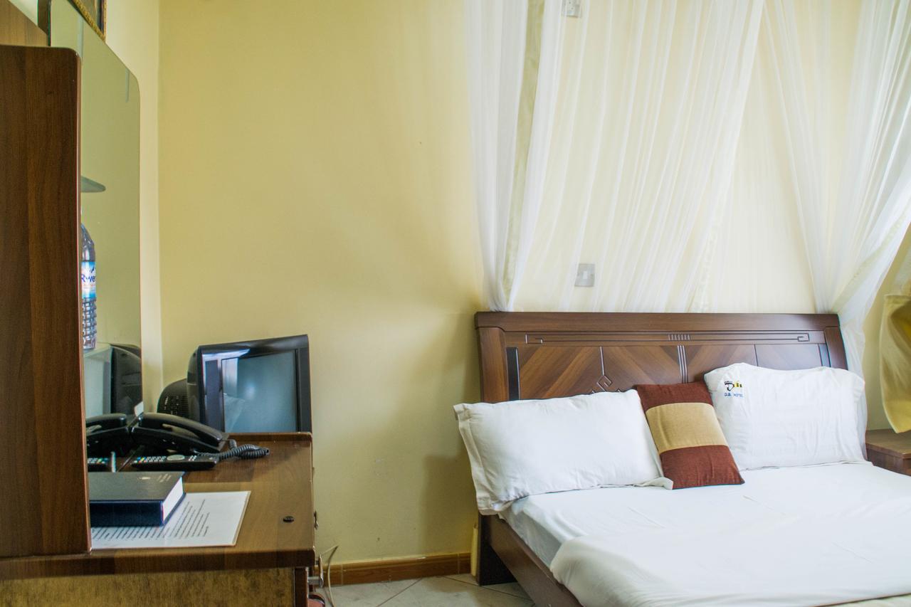 Arua Desert Breeze Hotel المظهر الخارجي الصورة